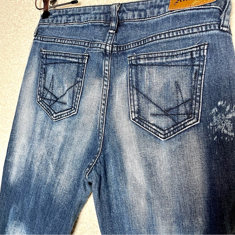 Allen B Allen Schwartz Women’s Embellished Distressed Denim Jeans Size 10 - Picture 9 of 11